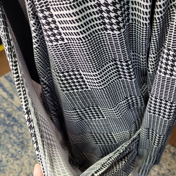 Robert Louis wrap blouse - Picture 13 of 16